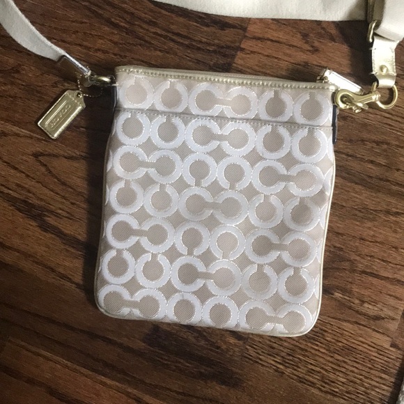 Coach crossbody purse - Picture 4 of 5